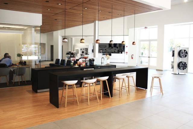 Certified 2024 Volvo XC40 B5 Ultimate w/ Climate Package image 37