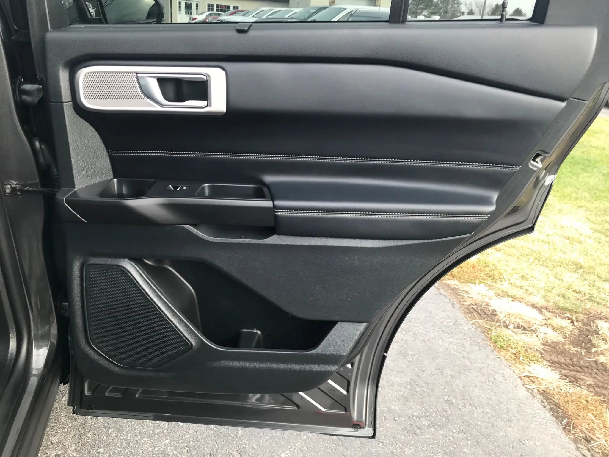 Used 2020 Ford Explorer Limited w/ Class III Trailer Tow Package image 60