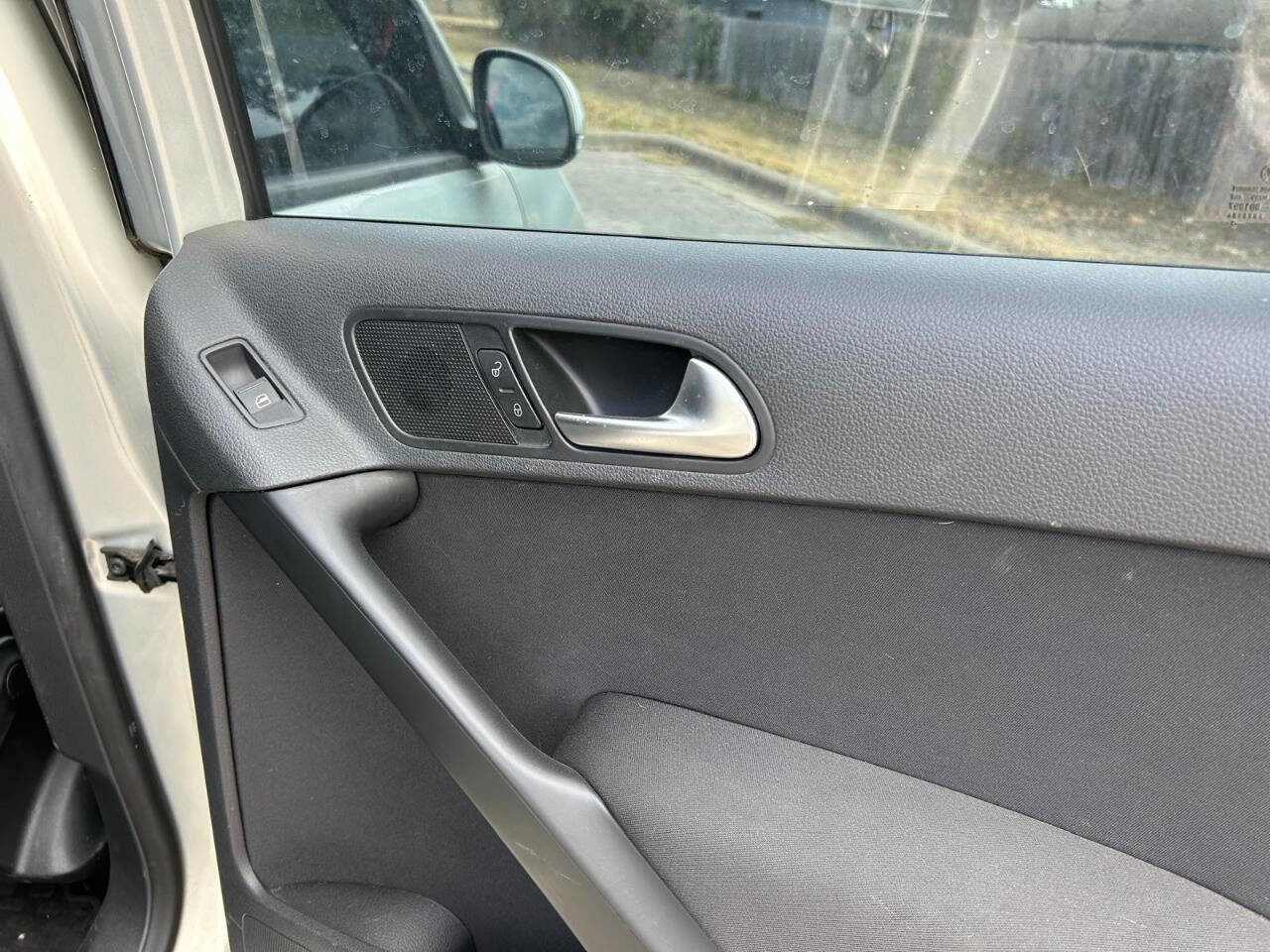 Used 2013 Volkswagen Tiguan S image 22