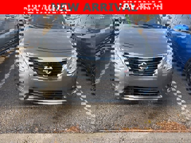 Used 2018 Nissan Versa SV w/ SV Special Edition image 3