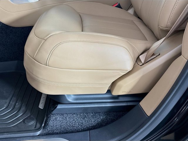 New 2026 Land Rover Range Rover Long Wheelbase SE image 22