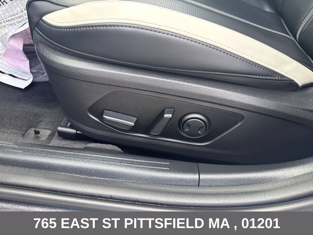 Used 2025 Kia K5 GT-Line w/ GT-Line Premium Package FWD image 14