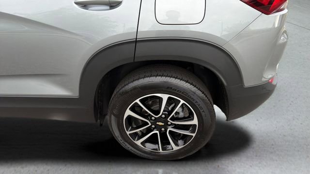 Used 2025 Chevrolet TrailBlazer LT AWD/4WD image 34