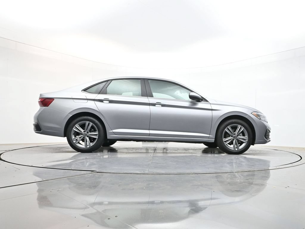 Used 2024 Volkswagen Jetta SE FWD image 39