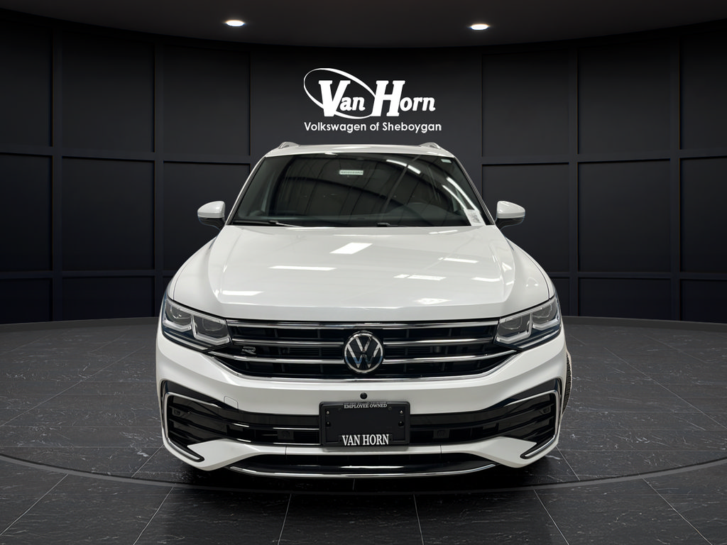 Used 2024 Volkswagen Tiguan SEL R-Line AWD/4WD image 2