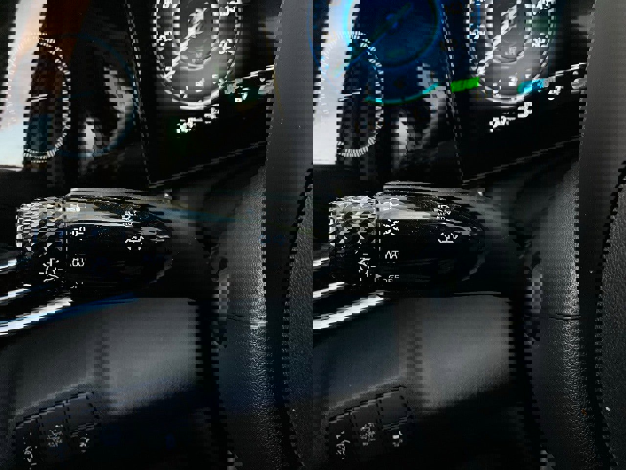 Used 2025 Hyundai Elantra Limited image 41