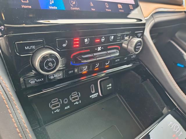 Used 2022 Jeep Grand Cherokee Summit image 24