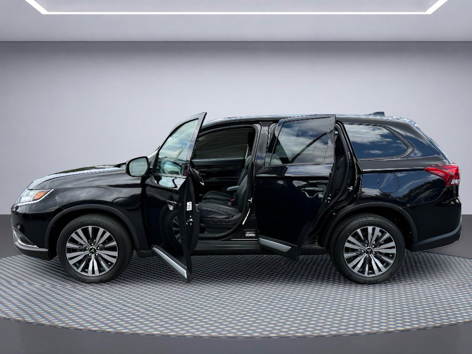 Used 2020 Mitsubishi Outlander SE AWD/4WD image 13