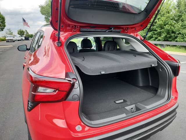 New 2026 Chevrolet Trax LT w/ Driver Confidence Package FWD image 19