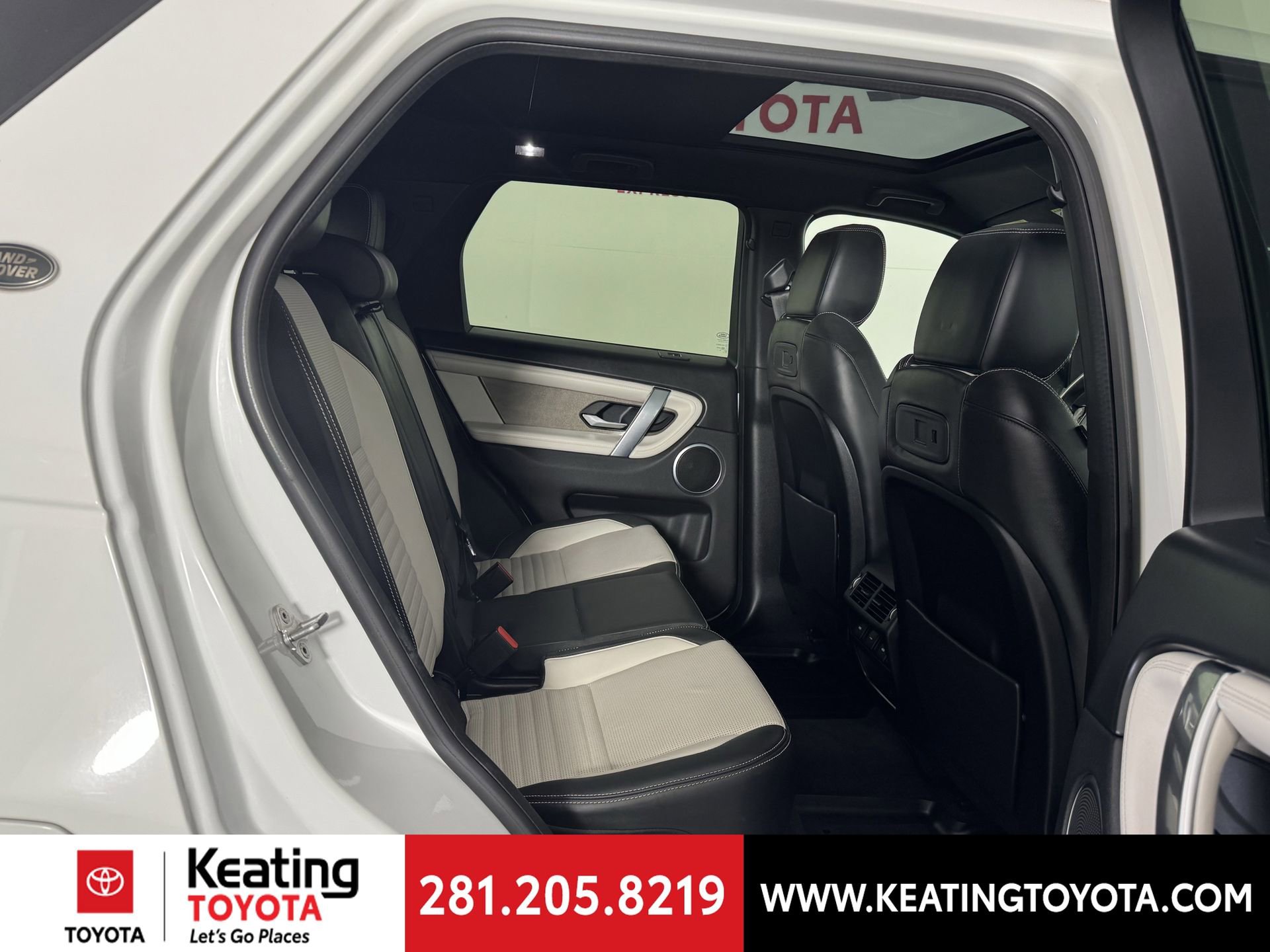 Used 2020 Land Rover Discovery Sport SE R-Dynamic image 18