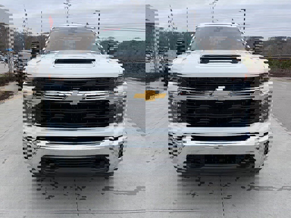 Used 2024 Chevrolet Silverado 2500 LT w/ Convenience Package image 22
