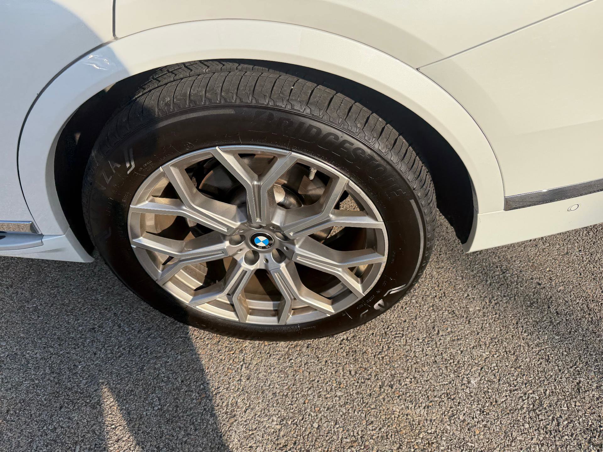 Used 2024 BMW X7 xDrive40i w/ Premium Package AWD/4WD image 17