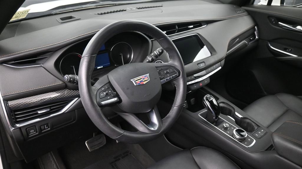 Used 2023 Cadillac XT4 Sport FWD image 7