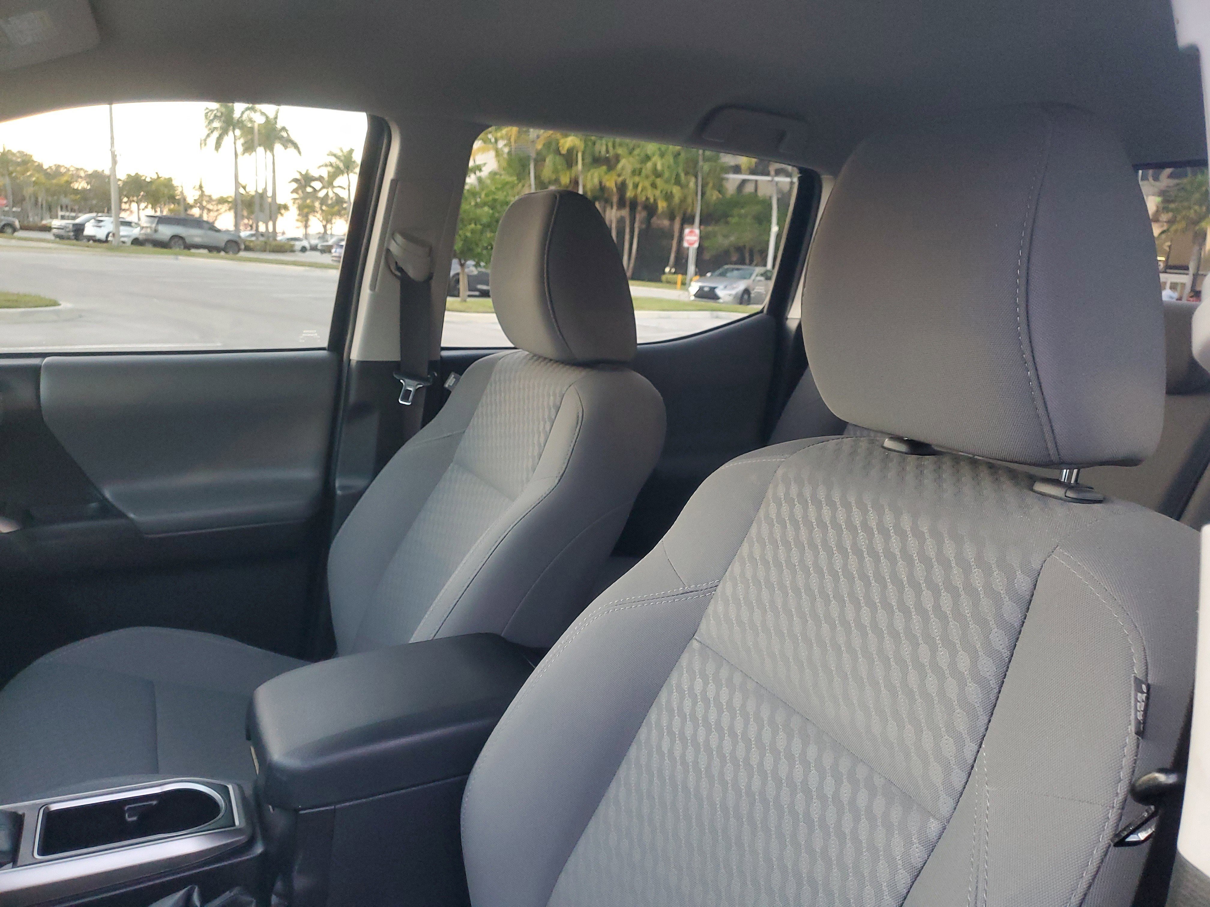 Used 2022 Toyota Tacoma SR5 w/ Technology Package image 16