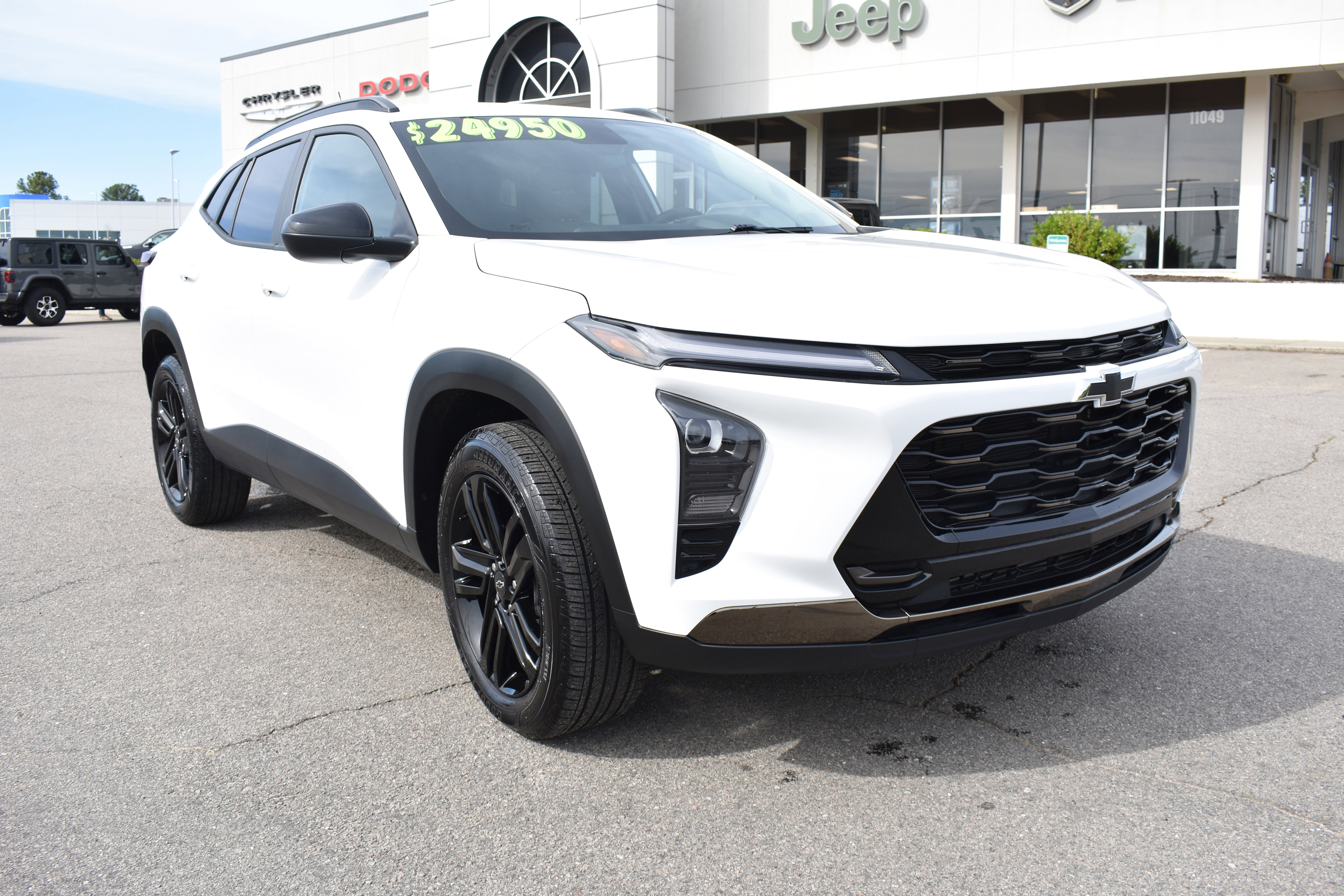 Used 2025 Chevrolet Trax ACTIV w/ Driver Confidence Package FWD image 3