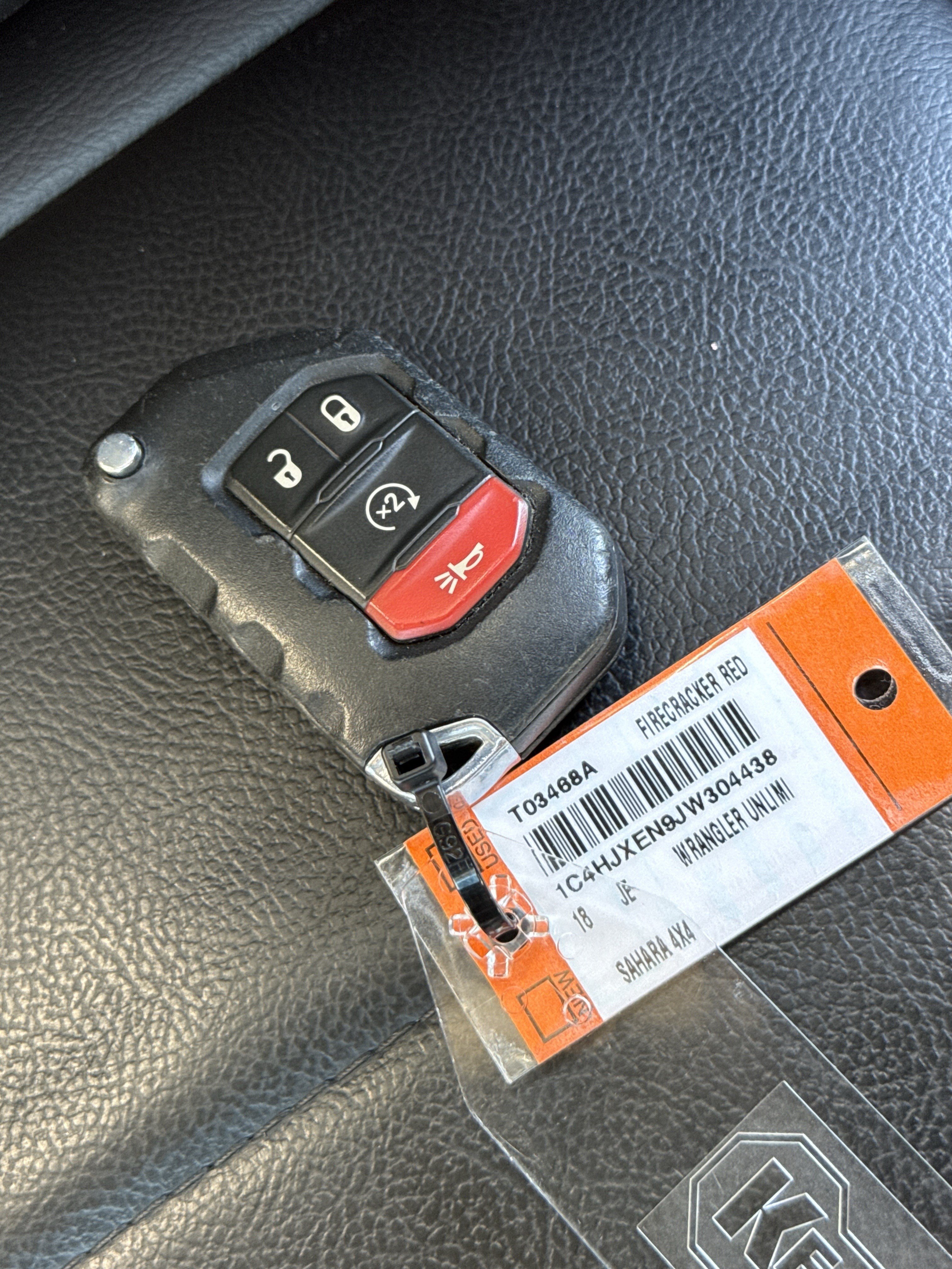 Used 2018 Jeep Wrangler Unlimited Sahara AWD/4WD image 35