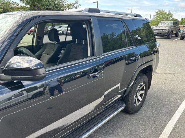 Used 2017 Toyota 4Runner TRD Off-Road AWD/4WD image 2