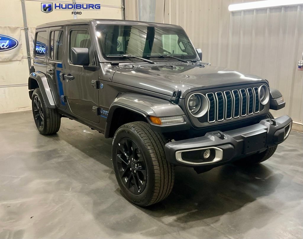Used 2025 Jeep Wrangler Unlimited Sahara w/ Safety Group