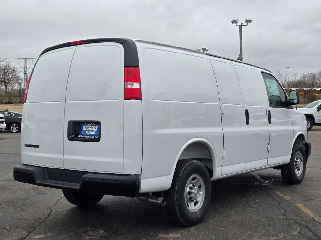 New 2026 Chevrolet Express 2500 image 12