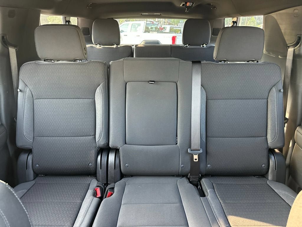 New 2026 Chevrolet Suburban LS AWD/4WD image 17