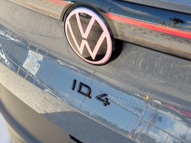 Used 2025 Volkswagen ID.4 Pro S w/ ID.4 Black Package RWD image 5