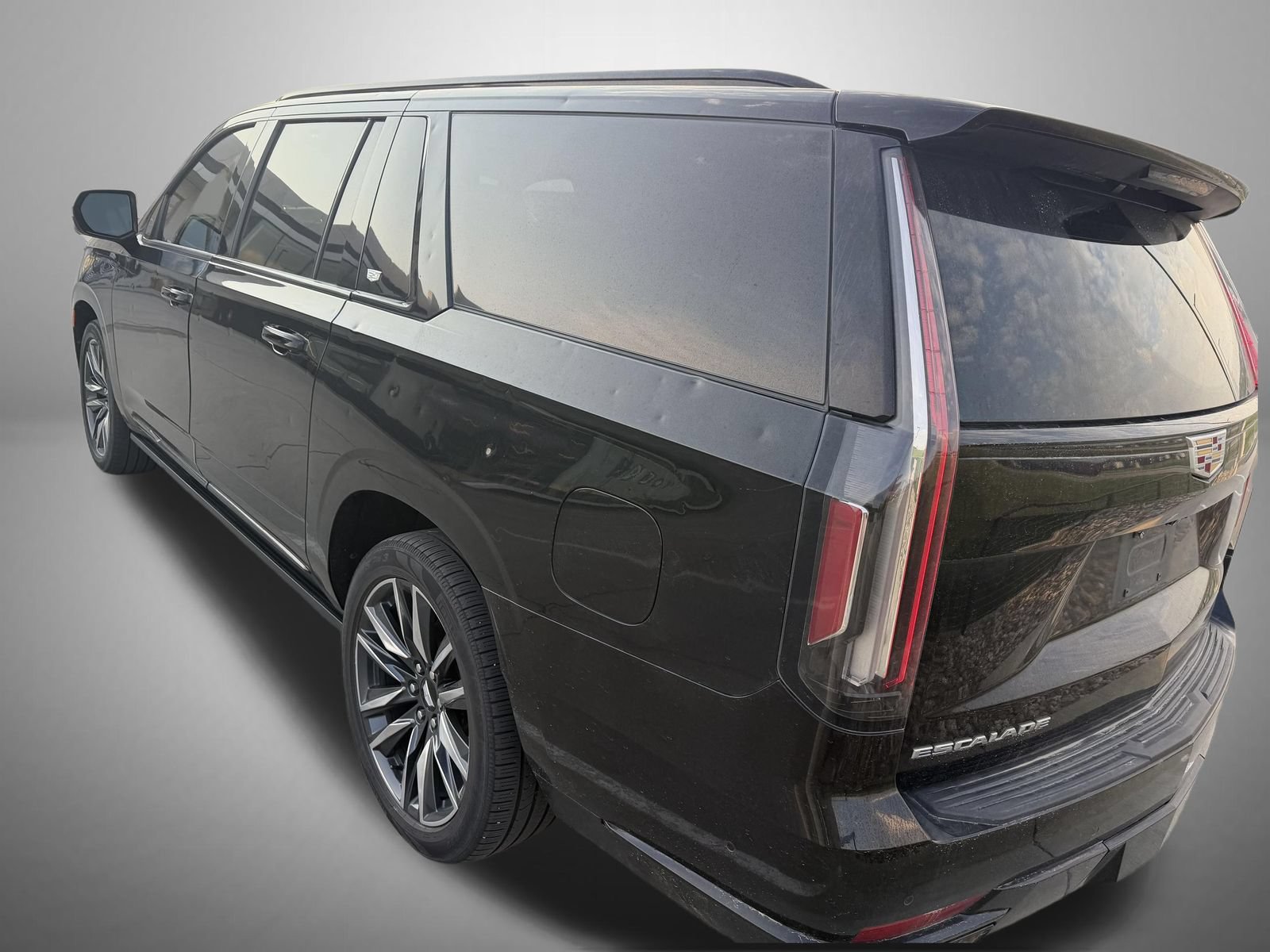 Used 2021 Cadillac Escalade ESV Sport w/ Driver Assist Tech Package AWD/4WD image 4