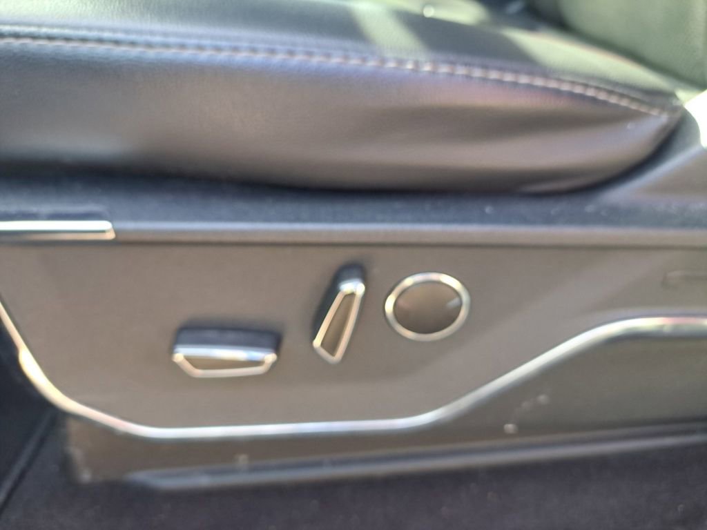 Used 2021 Ford F150 Lariat image 31