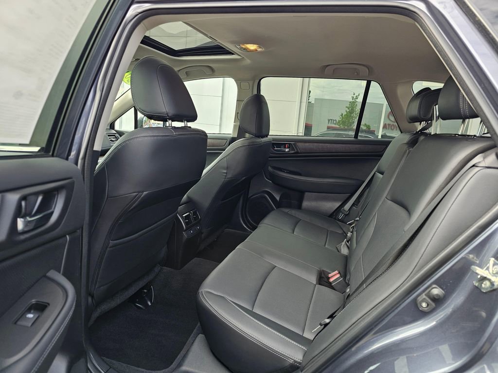 Used 2017 Subaru Outback 3.6R Limited AWD/4WD image 17