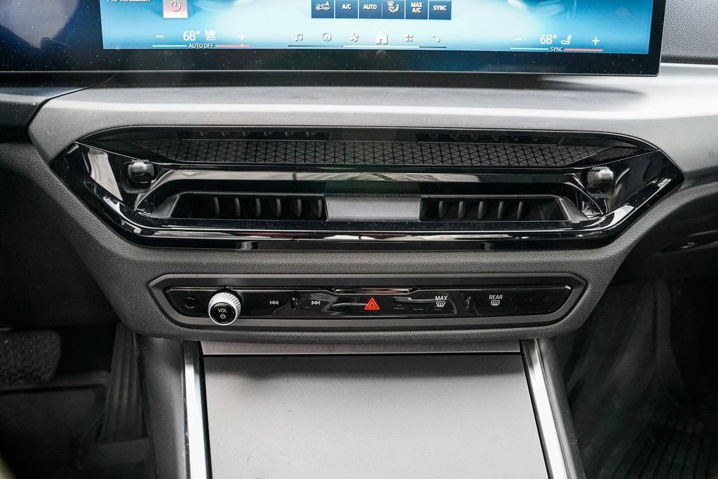 Used 2025 BMW 230i xDrive Coupe w/ Convenience Package image 14