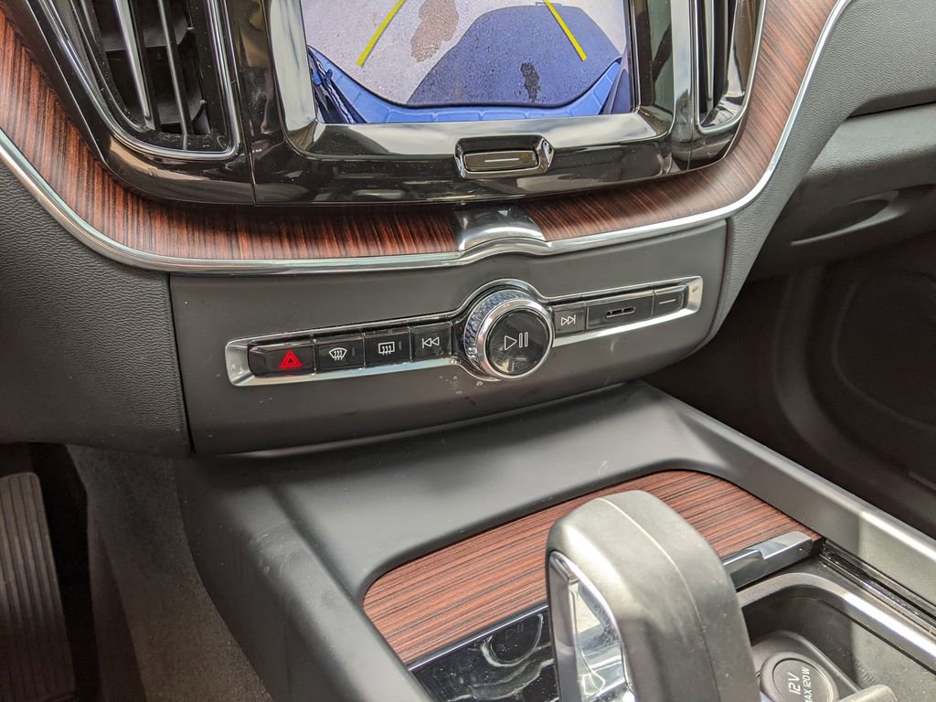 Certified 2023 Volvo XC60 B5 Plus w/ Climate Package image 18