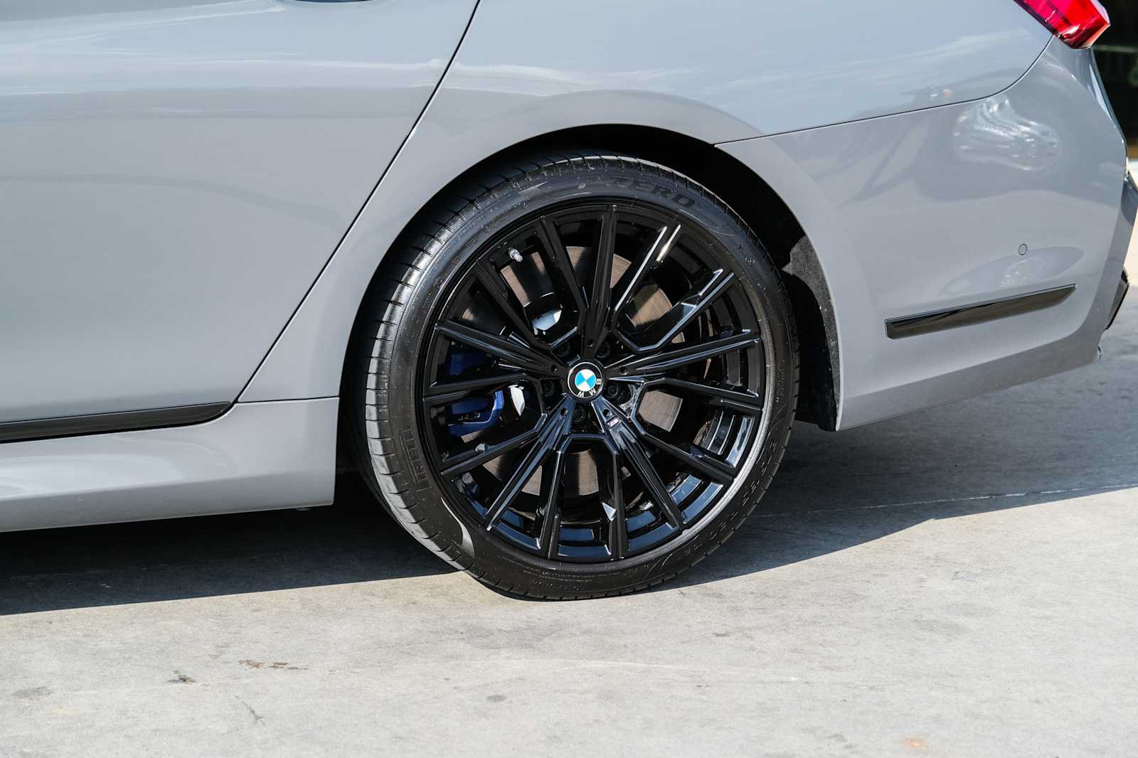 Used 2022 BMW M760i xDrive w/ Luxury Rear Seating Package AWD/4WD image 21