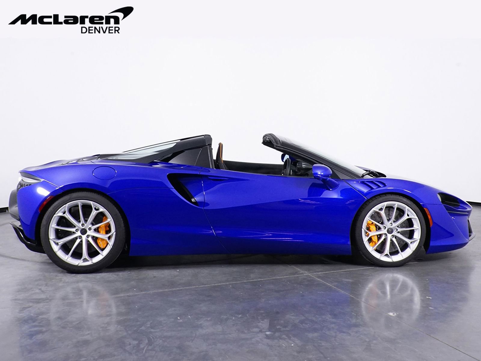 New 2025 McLaren Artura Spider image 9
