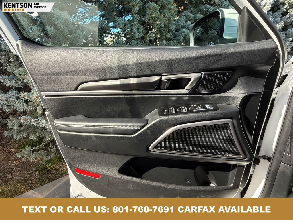 Used 2025 Kia Telluride S image 21