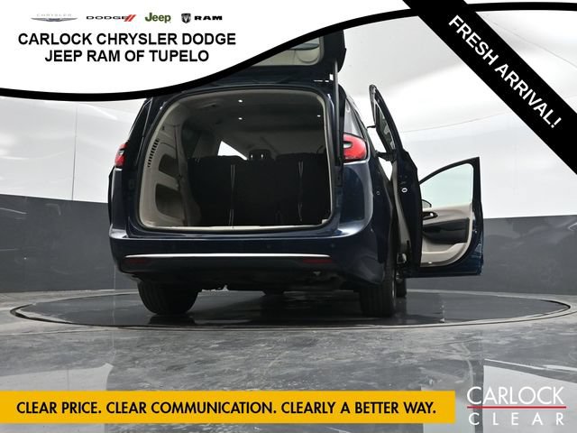 Used 2023 Chrysler Pacifica Limited FWD image 53