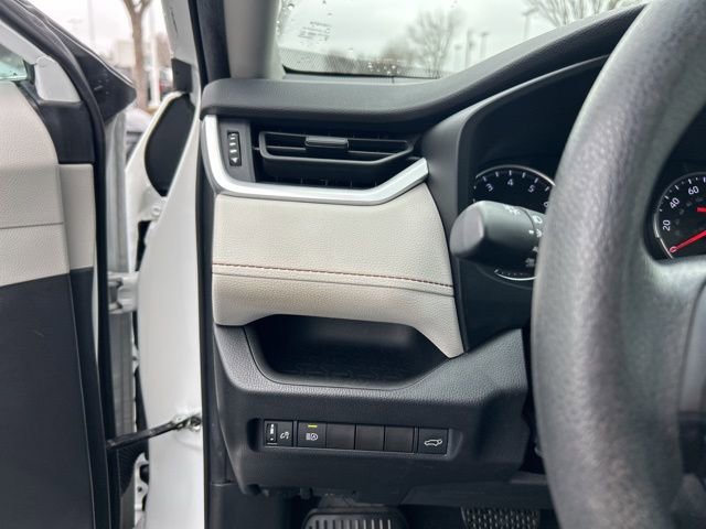 Used 2022 Toyota RAV4 XLE w/ Convenience Package image 31
