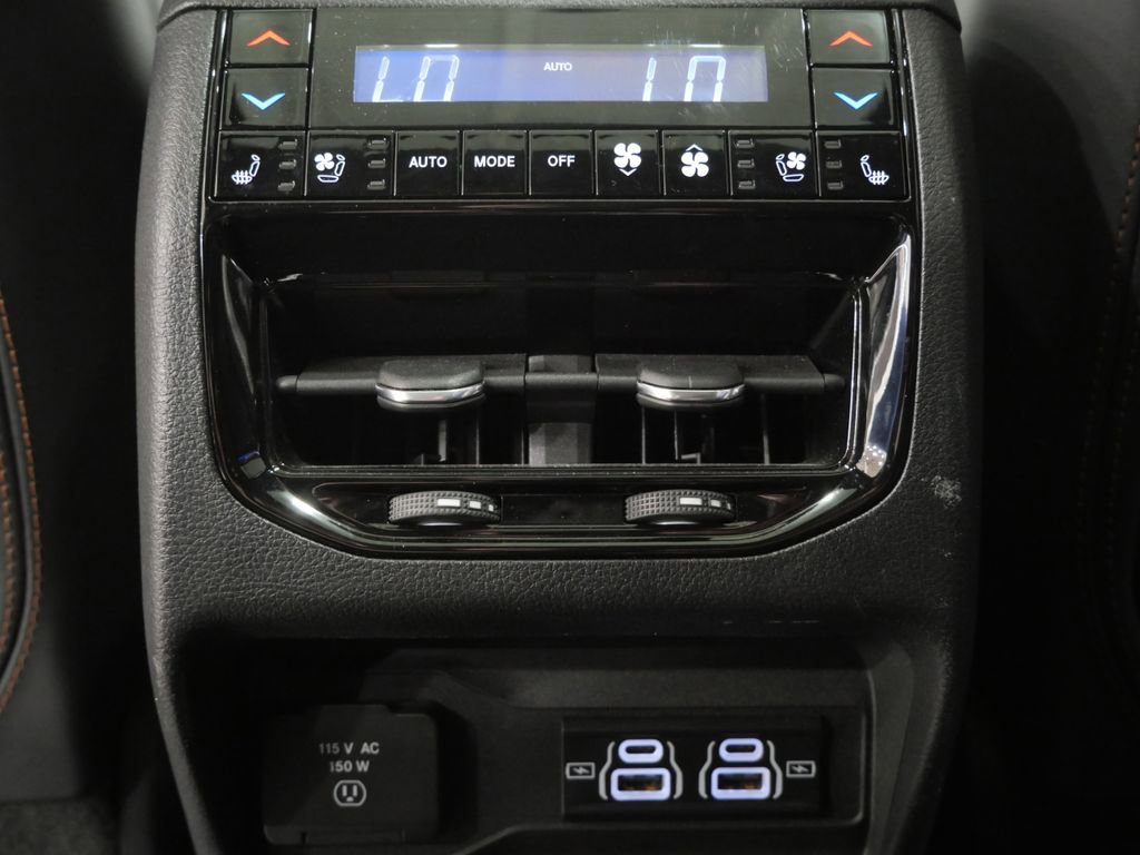 Used 2023 Jeep Grand Cherokee L Summit AWD/4WD image 28