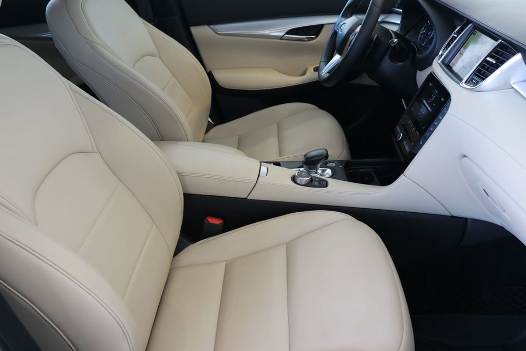 Certified 2020 INFINITI QX50 Luxe w/ Navigation Package image 31