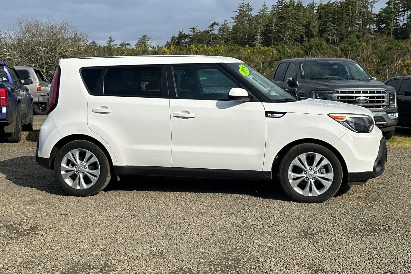 Used 2015 Kia Soul + w/ Audio Package FWD image 3