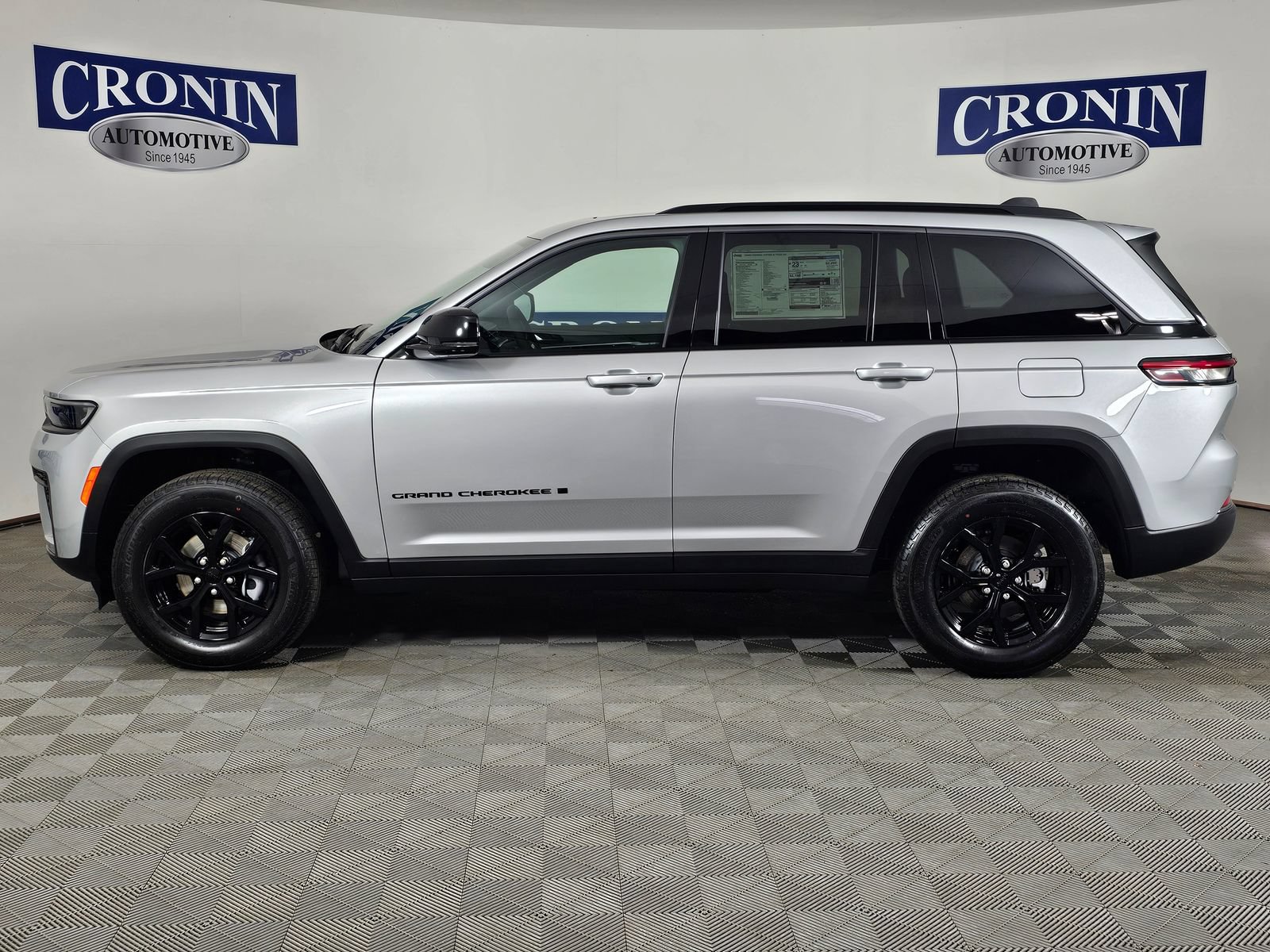 New 2026 Jeep Grand Cherokee Altitude AWD/4WD image 2