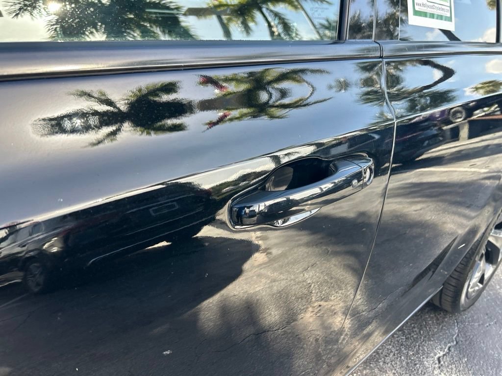 Used 2021 Chrysler 300 Touring w/ Sport Appearance Package RWD image 19