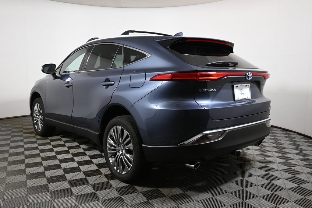 Used 2024 Toyota Venza XLE AWD/4WD image 9