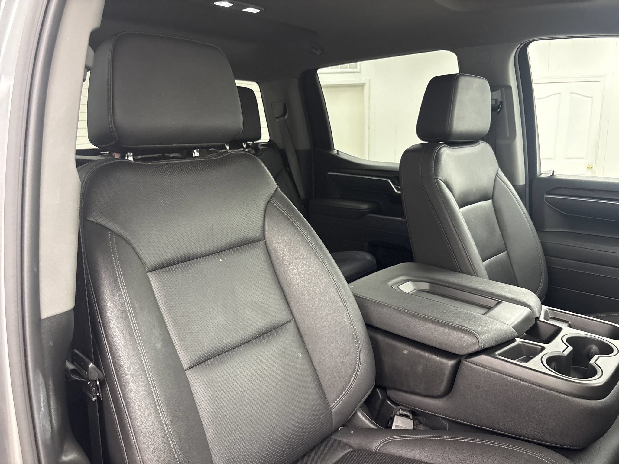 Used 2025 GMC Sierra 1500 SLT AWD/4WD image 13
