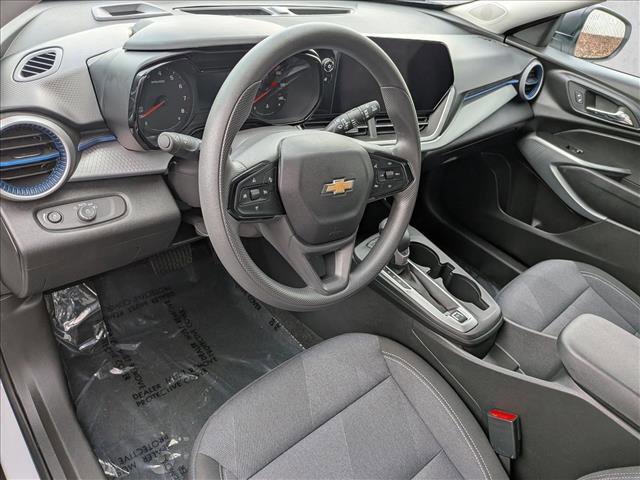 Used 2025 Chevrolet Trax LS image 10