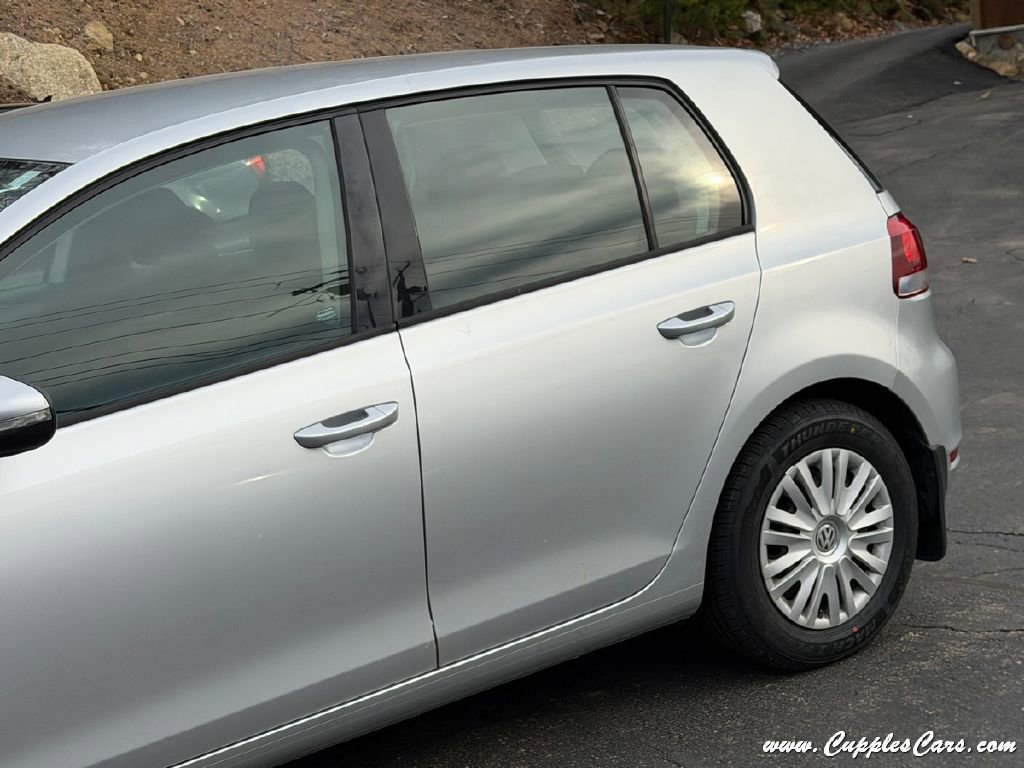 Used 2014 Volkswagen Golf 4-Door FWD image 27