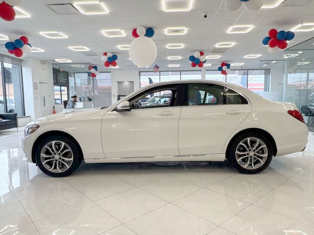 Used 2016 Mercedes-Benz C 300 4MATIC Sedan image 4