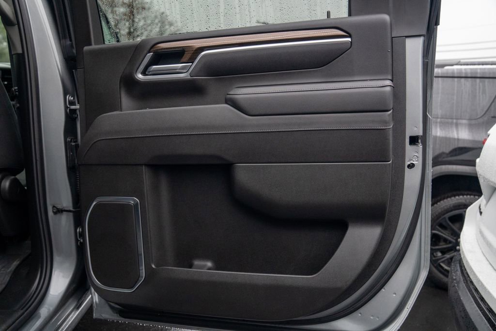 Used 2025 Chevrolet Silverado 2500 LT w/ Convenience Package image 14