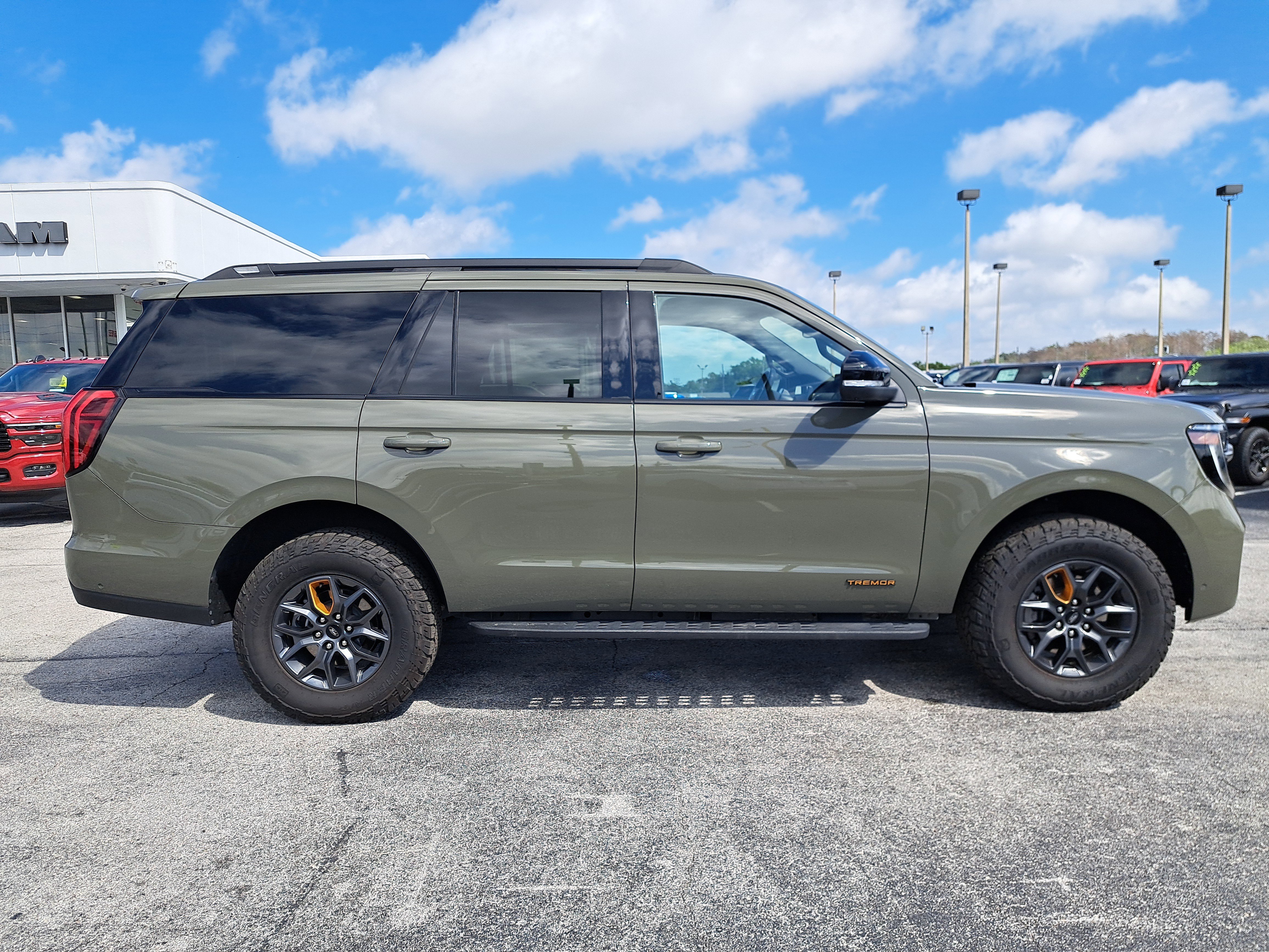 Used 2025 Ford Expedition Tremor image 8