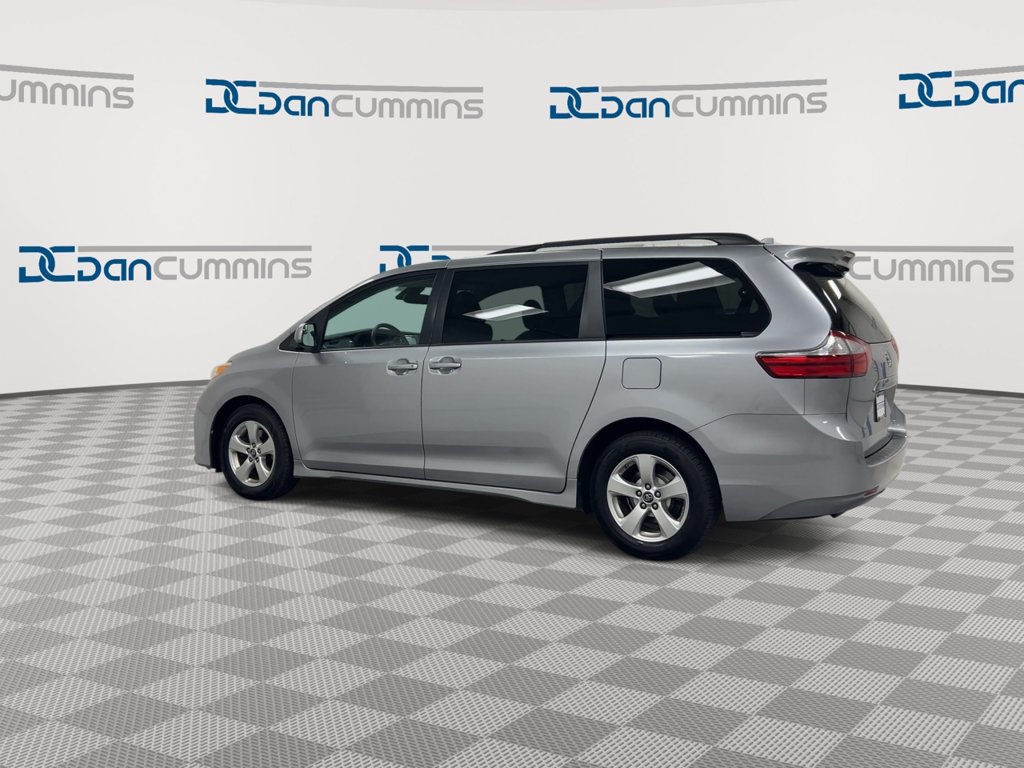Used 2018 Toyota Sienna LE FWD image 6