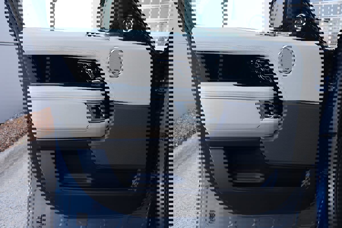 Used 2021 Land Rover Range Rover P525 Westminster Edition LWB image 54