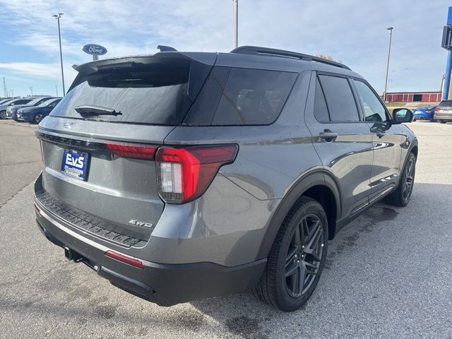 New 2026 Ford Explorer ST-Line w/ ST-Line Street Pack image 5